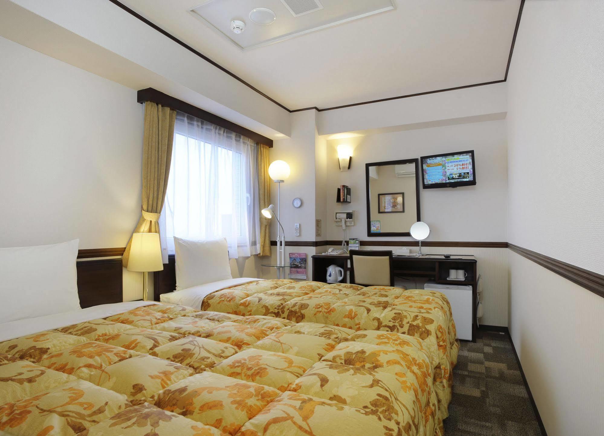 Toyoko Inn Sendai Nishi-Guchi Hirose-Dori Экстерьер фото