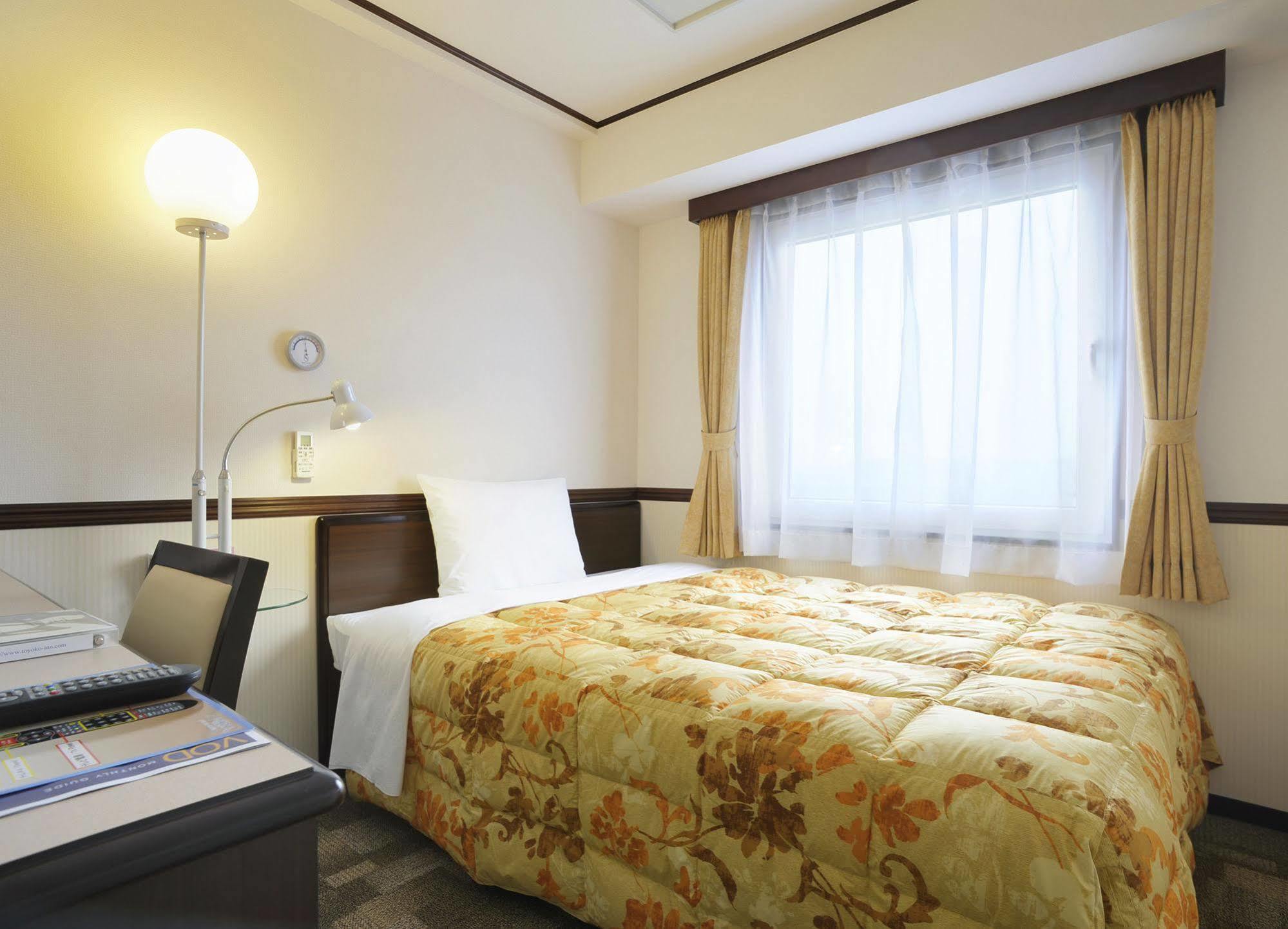 Toyoko Inn Sendai Nishi-Guchi Hirose-Dori Экстерьер фото