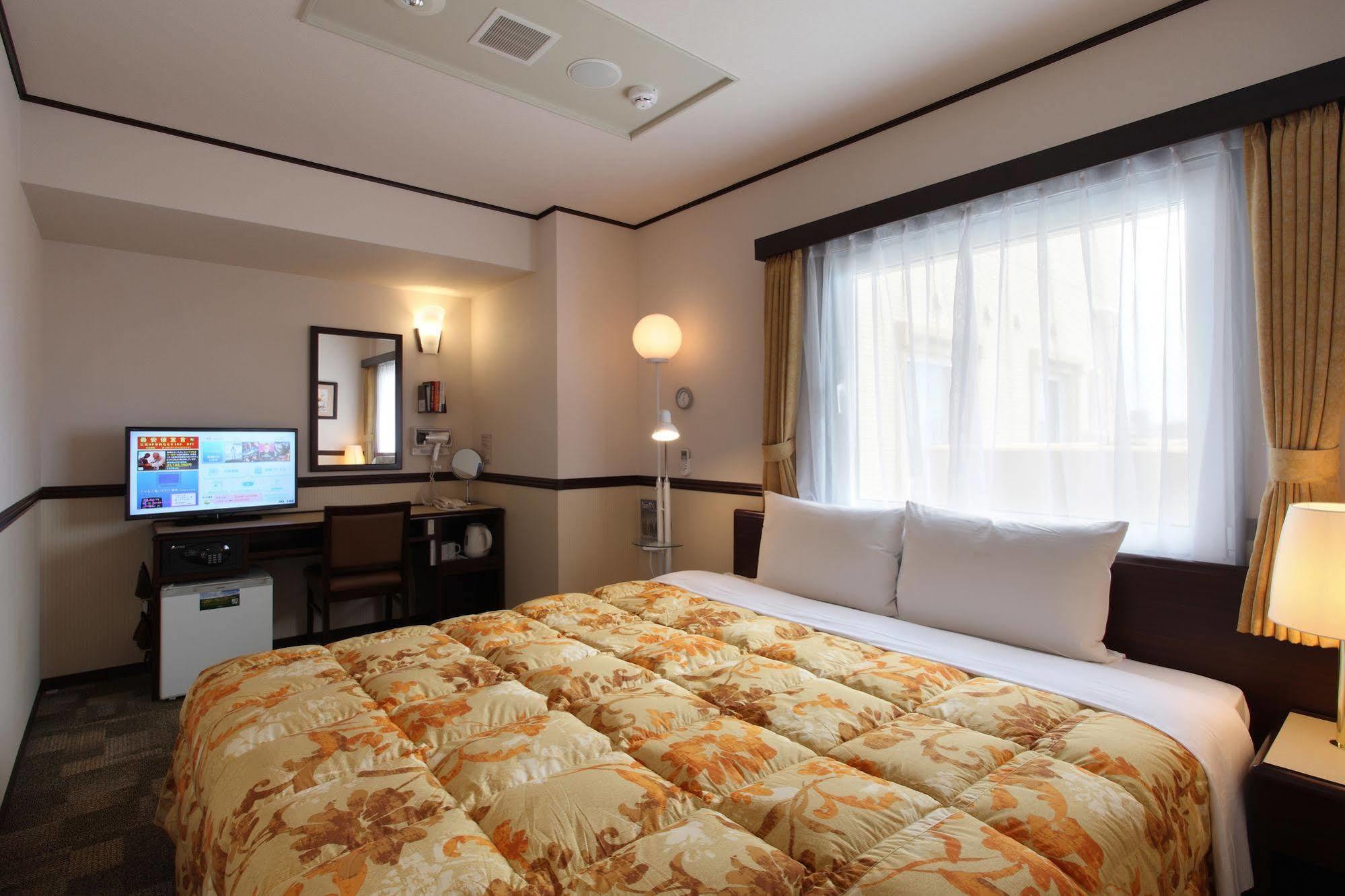 Toyoko Inn Sendai Nishi-Guchi Hirose-Dori Экстерьер фото