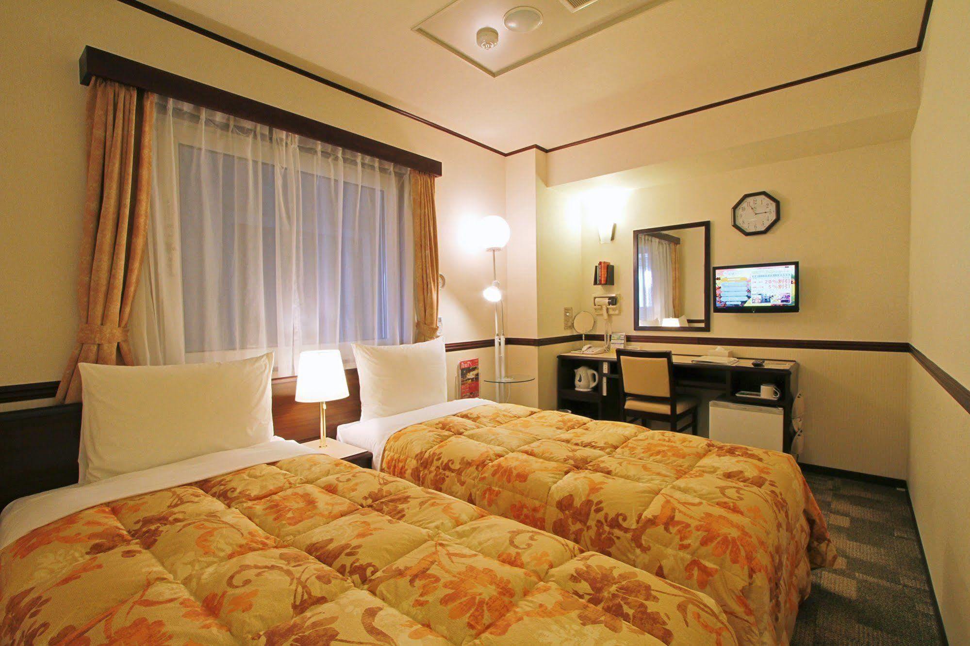 Toyoko Inn Sendai Nishi-Guchi Hirose-Dori Экстерьер фото